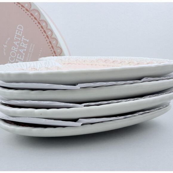 Pottery Barn Heart Appetizer Plates SET OF 4 Decorated Lace Edge Valentines Day - Picture 9 of 12
